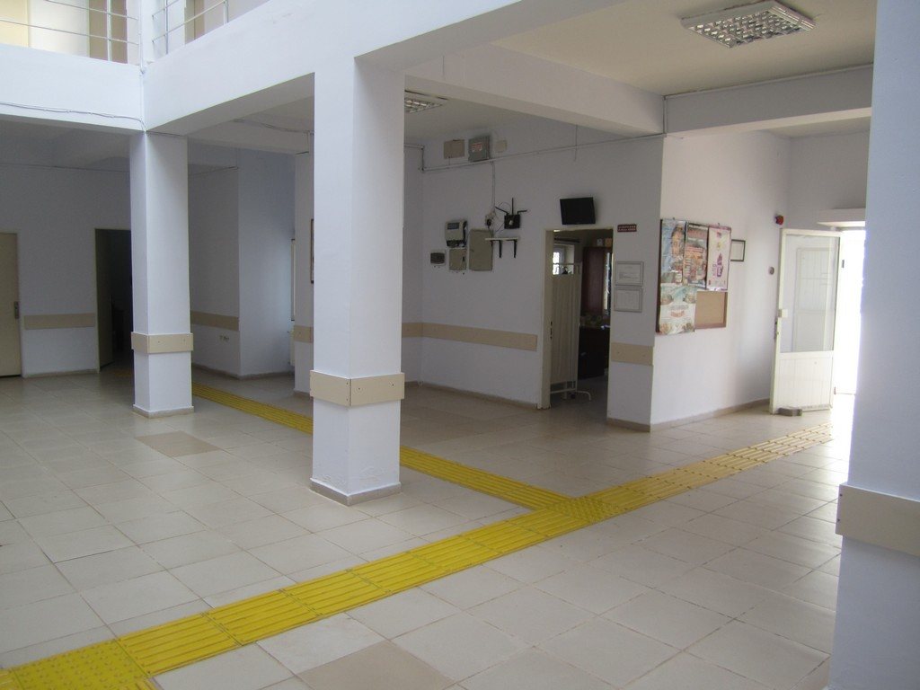 Merkez iç mekân bekleme alanı